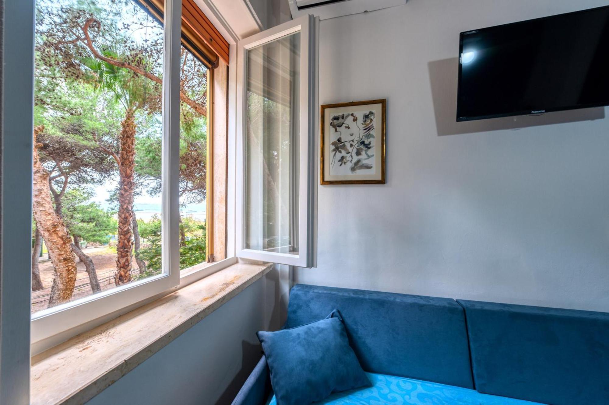 Luxury Suites & Apartment Con Accesso Alla Spiaggia E Parcheggio Privato - Vista Mare Lido Conchiglia Værelse billede